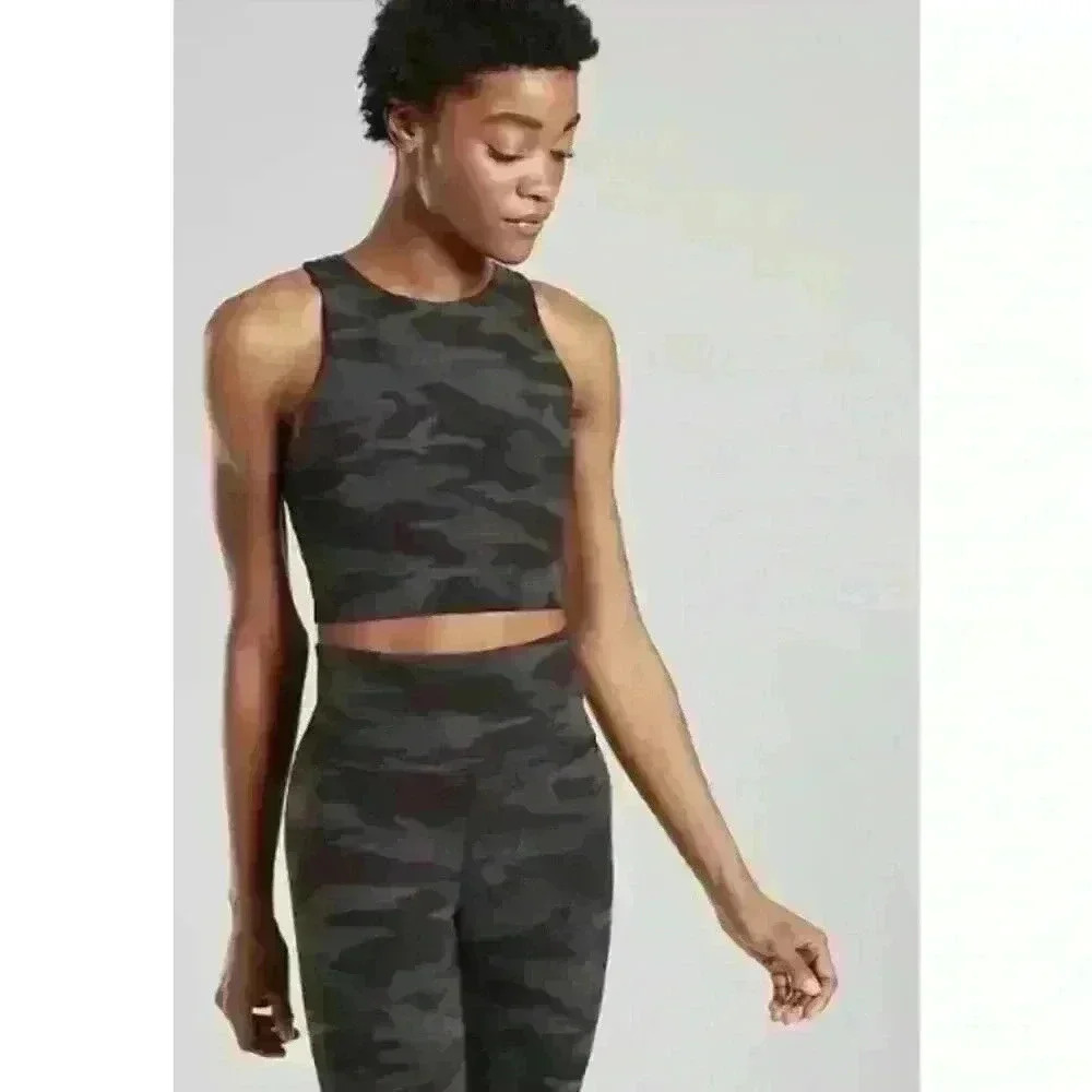 Athleta NWT Women's Conscious Crop A-C Sz Small Black Camo Light Impact Workouts